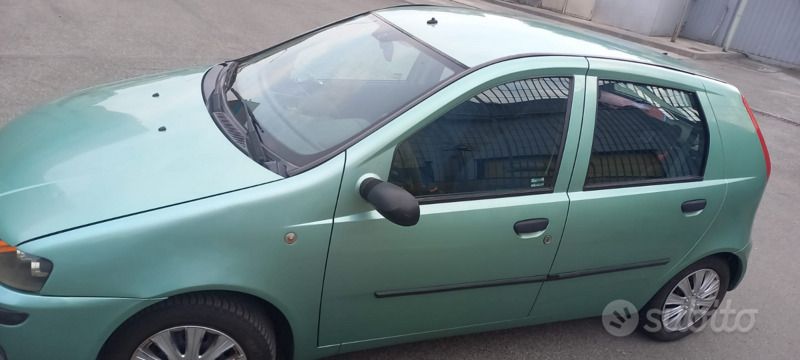 Usata Fiat Punto 54 CV (39 kW) 2002 Verde Utilitaria