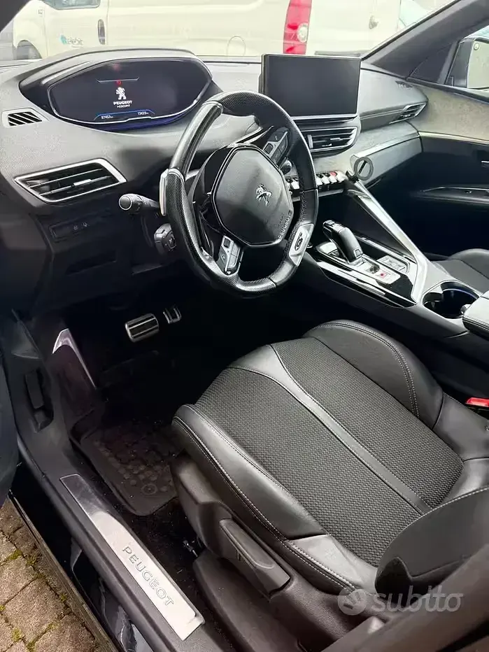 Usata Peugeot 3008 GT-line 131 CV (96 kW) 2022 Nero SUV