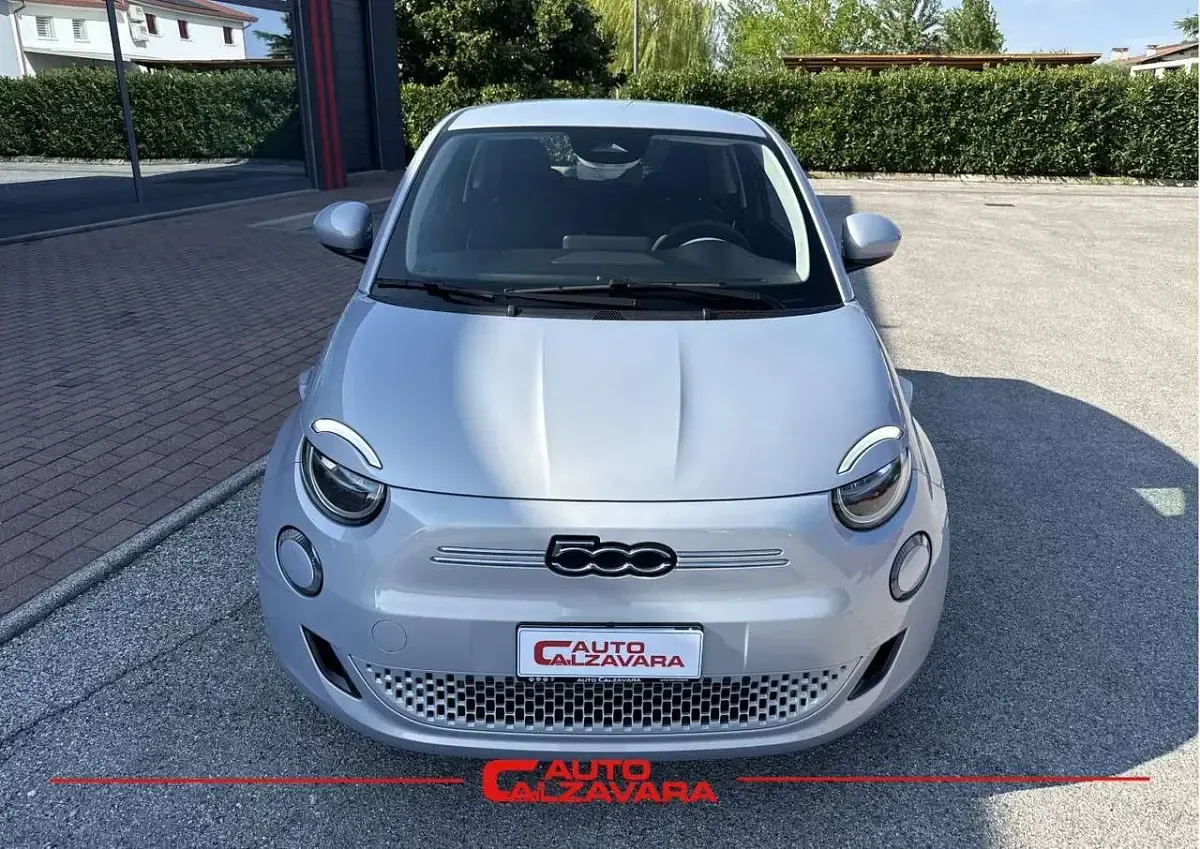 Usata Fiat 500e 42 kW (58 CV) 2025 Grigio moonlight Berlina