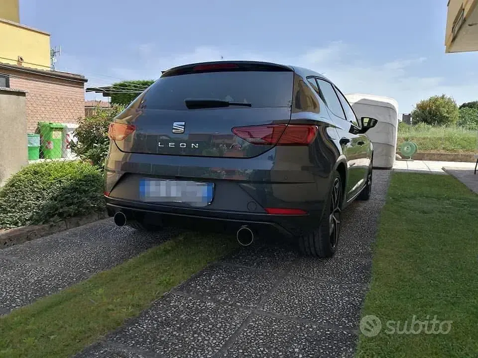 Usata Seat Leon FR 150 CV (110 kW) 2019 Grigio Station wagon