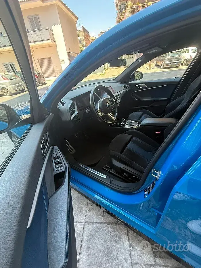 Usata BMW M135 Comfort Edition 306 CV (225 kW) 2020 Bluazzurro Utilitaria