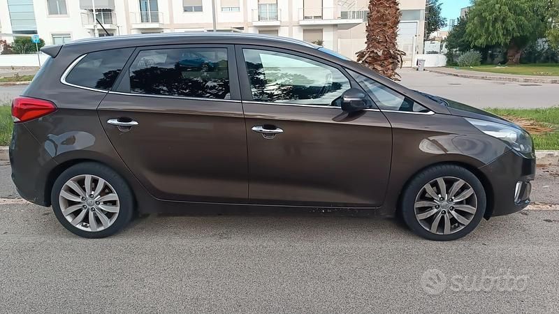 Usata Kia Carens 136 CV (100 kW) 2015 Marrone Monovolume