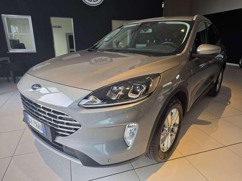 Usata Ford Kuga Titanium 120 CV (88 kW) 2022 Solar silver metallizzato SUV