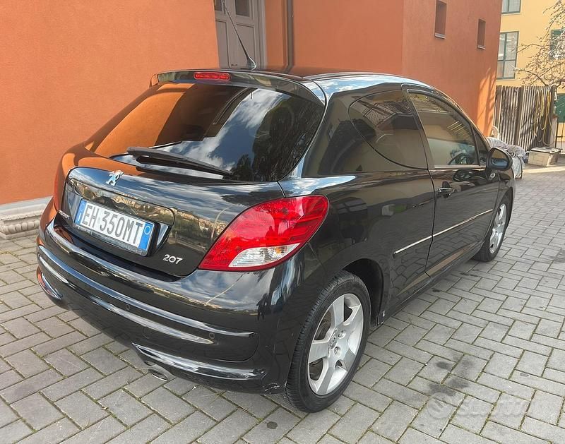 Usata Peugeot 207 2011 Berlina