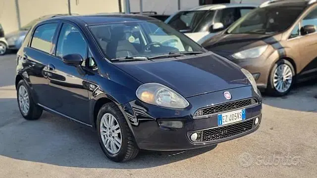 Usata Fiat Punto Lounge 75 CV (55 kW) 2015 Blu Utilitaria