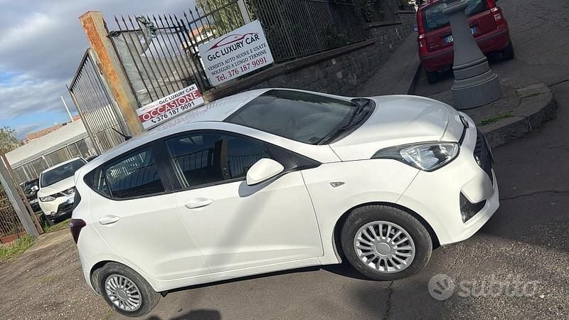 Usata Hyundai i10 Style 66 CV (48 kW) 2017 Bianco Utilitaria