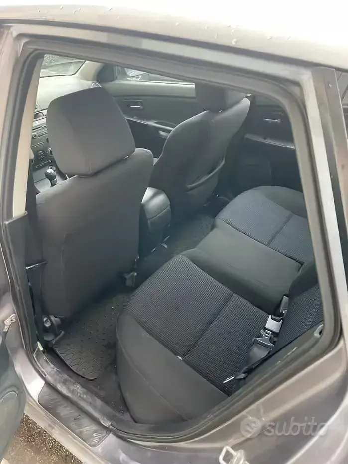 Usata Mazda 3 109 CV (80 kW) 2006 Grigio Berlina