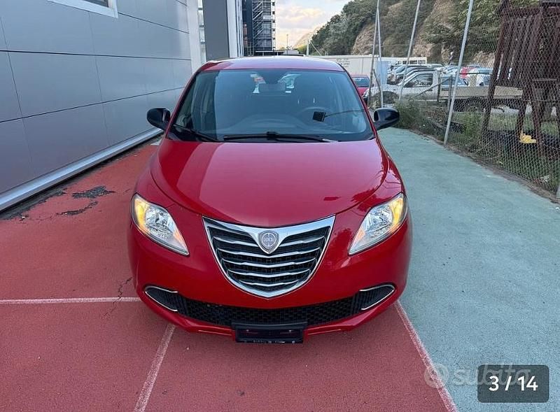 Rosso Usata 2013 Lancia Ypsilon Due volumi | 5500 € (Buon prezzo) - Immagine 1/4