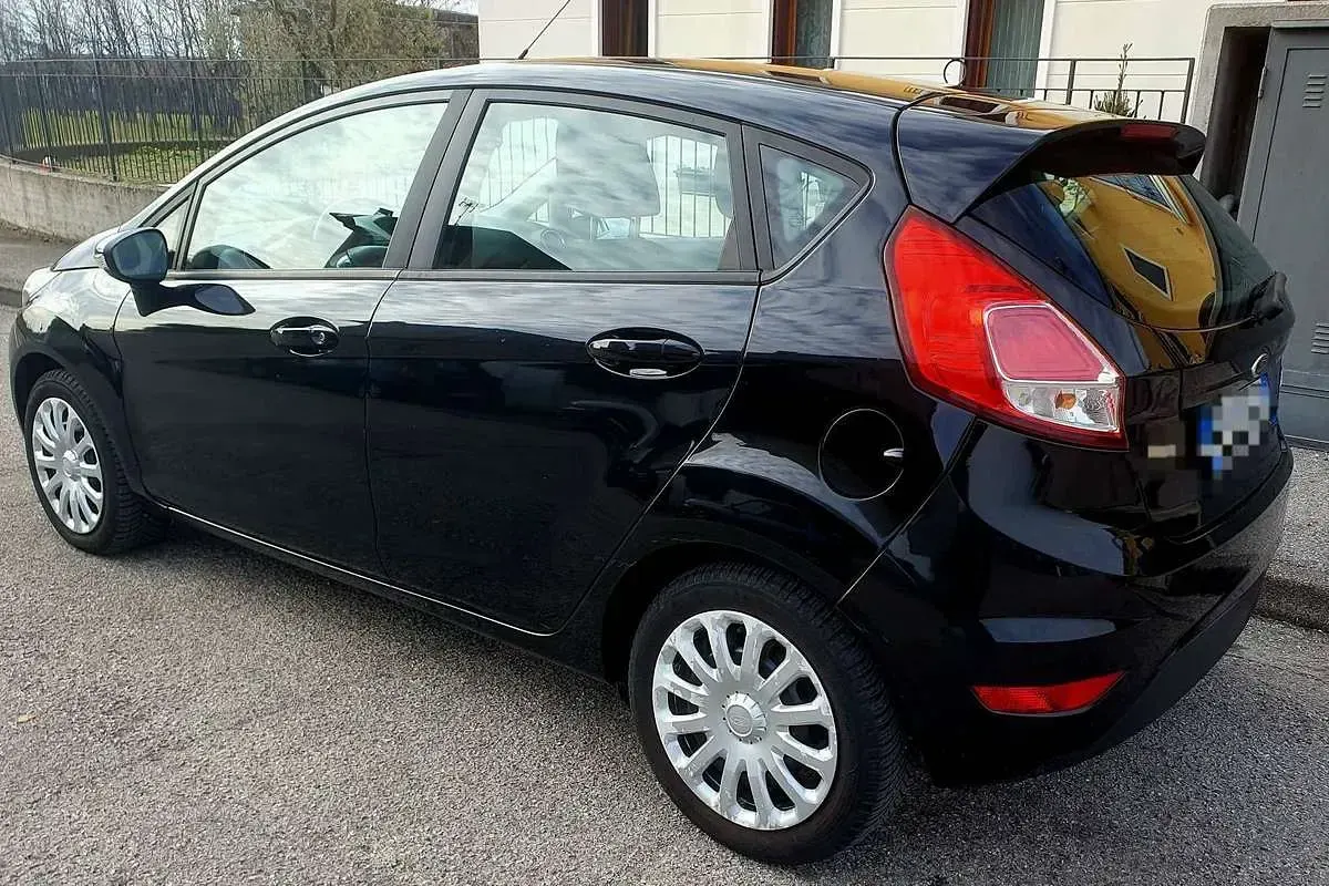 Usata Ford Fiesta Titanium 75 CV (55 kW) 2013 Nero Berlina