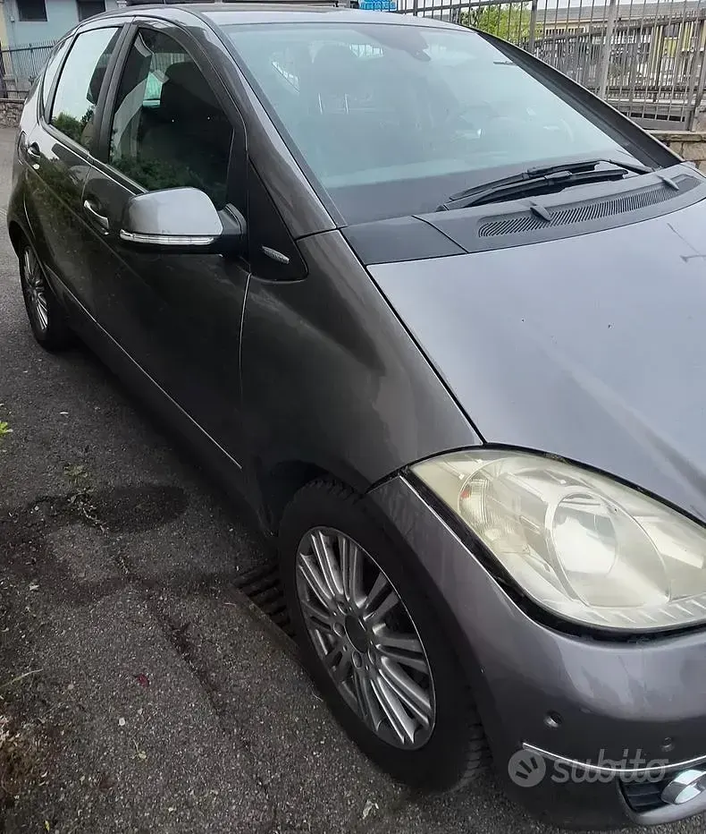 Usata Mercedes A180 Elegance 109 CV (80 kW) 2010 Grigio Berlina