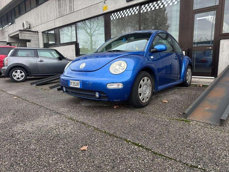 Usata VW Beetle 102 CV (75 kW) 2001 Blu Utilitaria