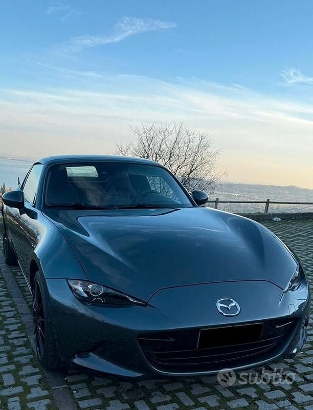 Usata Mazda MX5 Inclusive 160 CV (117 kW) 2017 Grigio Cabrio