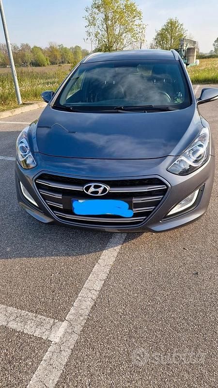 Usata Hyundai i30 GO! 110 CV (80 kW) 2016 Grigio Station wagon