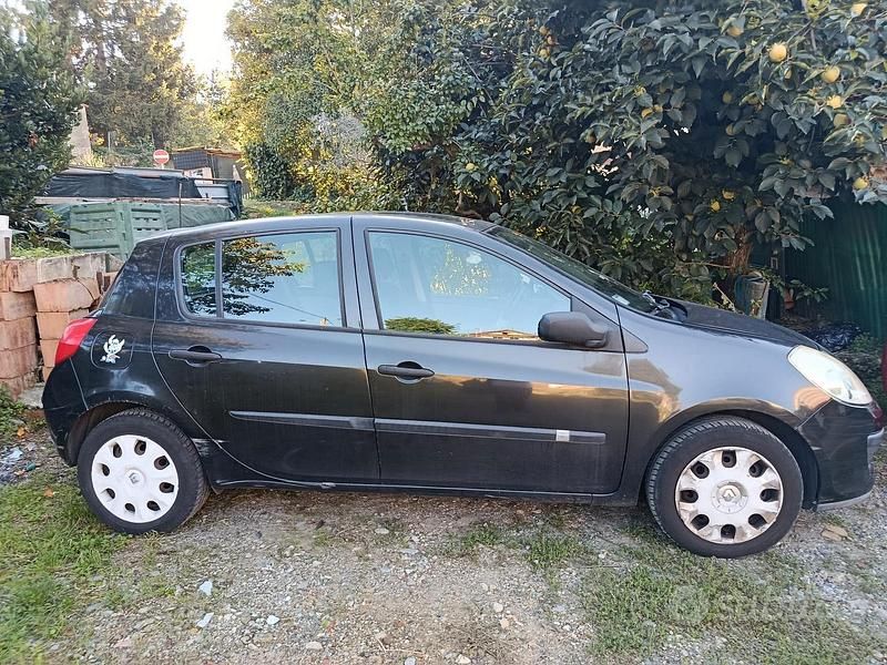 Usata Renault Clio II 2006 Nero Berlina