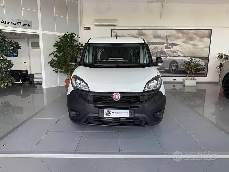 Usata Fiat Doblò S 120 CV (88 kW) 2021 Bianco Monovolume