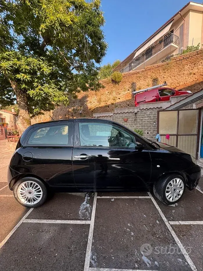 Usata Lancia Ypsilon 60 CV (44 kW) 2007 Nero Utilitaria
