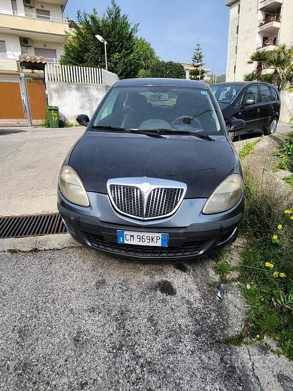 Usata Lancia Ypsilon 2004 Utilitaria
