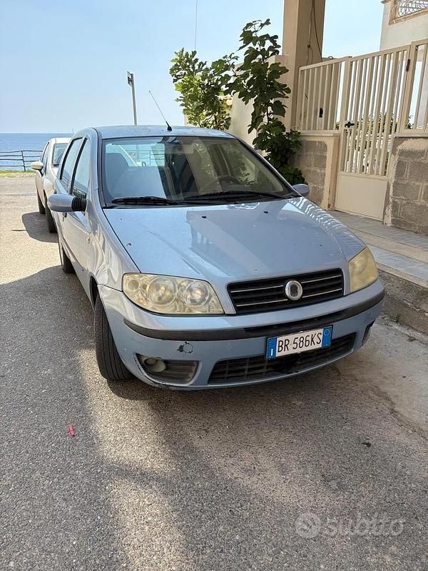 Blu Usata 2005 Fiat Punto Due volumi | 1600 € (Buon prezzo) - Immagine 1/3