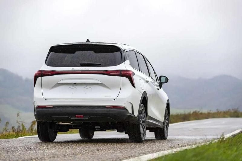 Nuova Cirelli 7 177 CV (130 kW) 2025 Other SUV