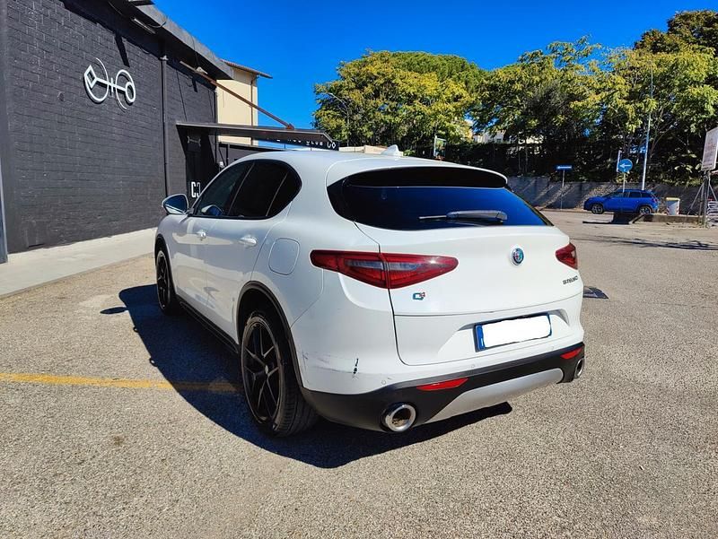 Usata Alfa Romeo Stelvio Super 210 CV (154 kW) 2017 Bianco SUV
