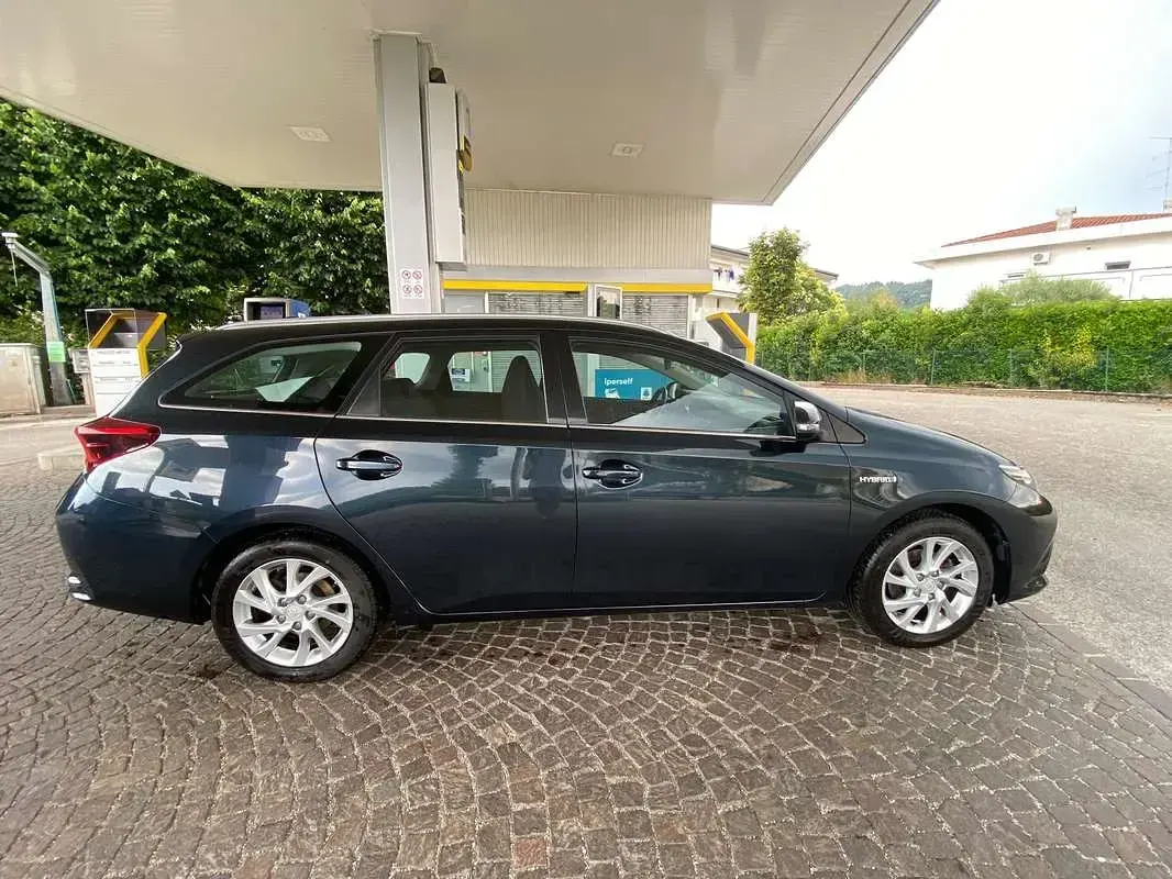 Usata Toyota Auris Touring Sports Active 99 CV (72 kW) 2016 Station wagon