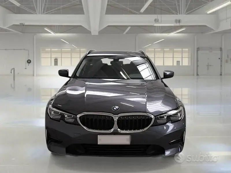 Usata BMW 318 Efficient Dynamics 150 CV (110 kW) 2021 Grigio scuro Station wagon