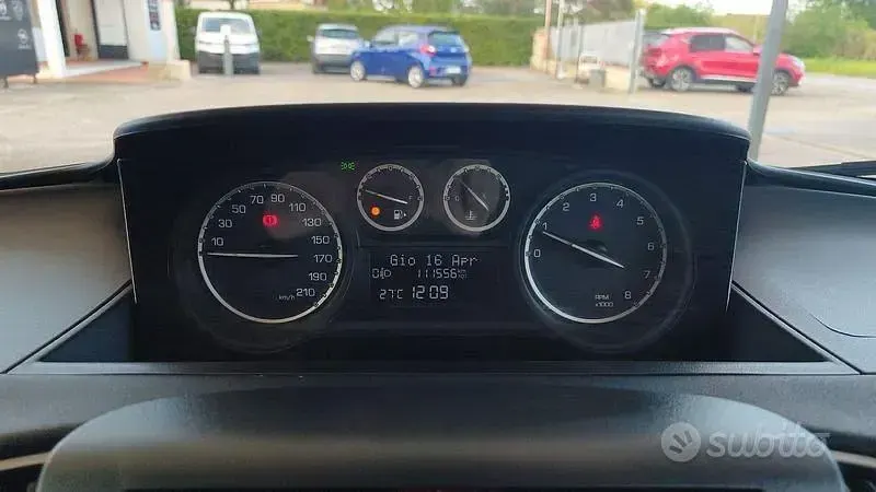 Usata Lancia Ypsilon 69 CV (50 kW) 2015 Rosso Utilitaria