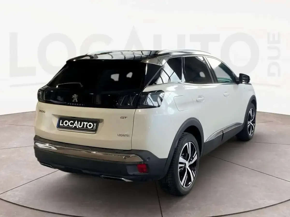 Begagnad Peugeot 3008 GT 131 HK (96 kW) 2022 Vit SUV