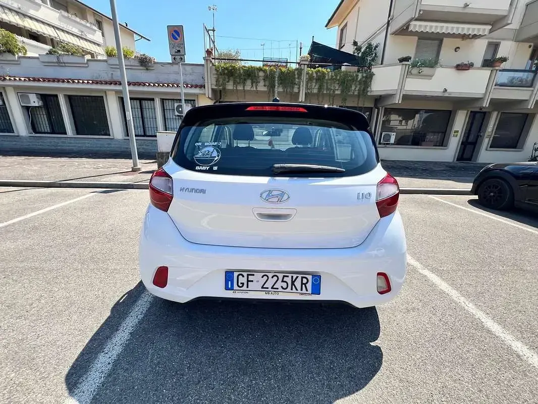 Usata Hyundai i10 Advanced 67 CV (49 kW) 2021 Bianco Utilitaria