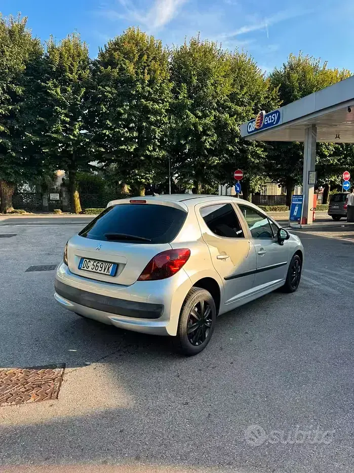 Usata Peugeot 207 73 CV (53 kW) 2007 Grigio Berlina