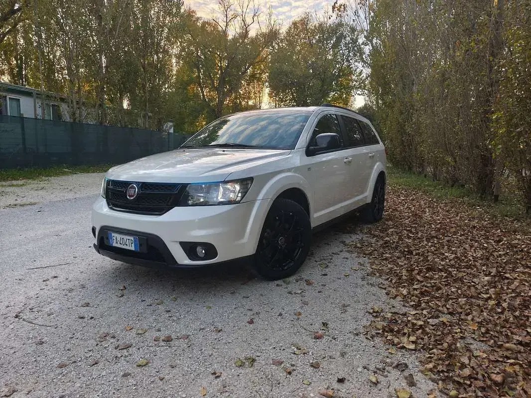 Usata Fiat Freemont Black Code 170 CV (125 kW) 2015 Bianco SUV