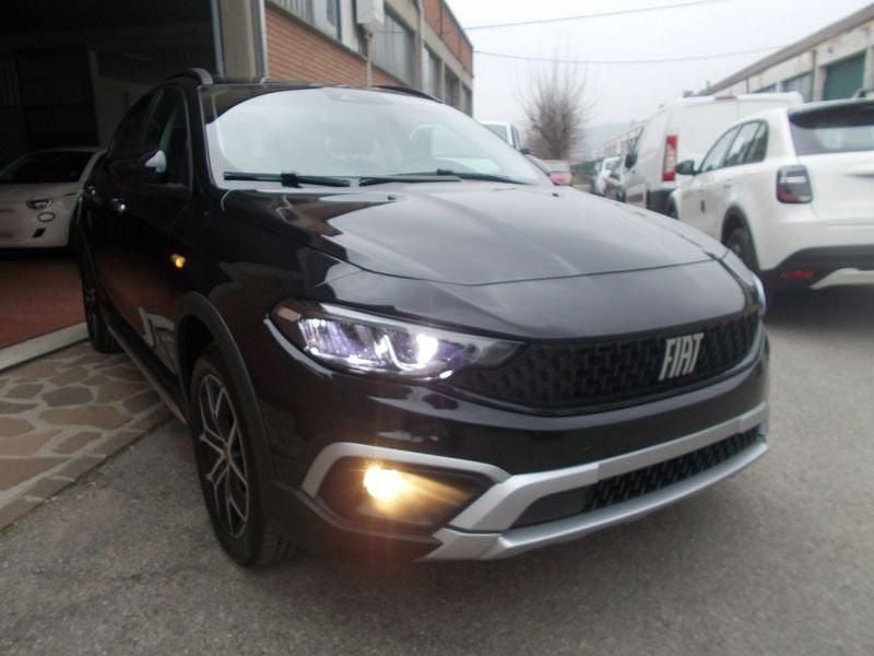 Nuova Fiat Tipo Cross 131 CV (96 kW) 2025 Nero Utilitaria