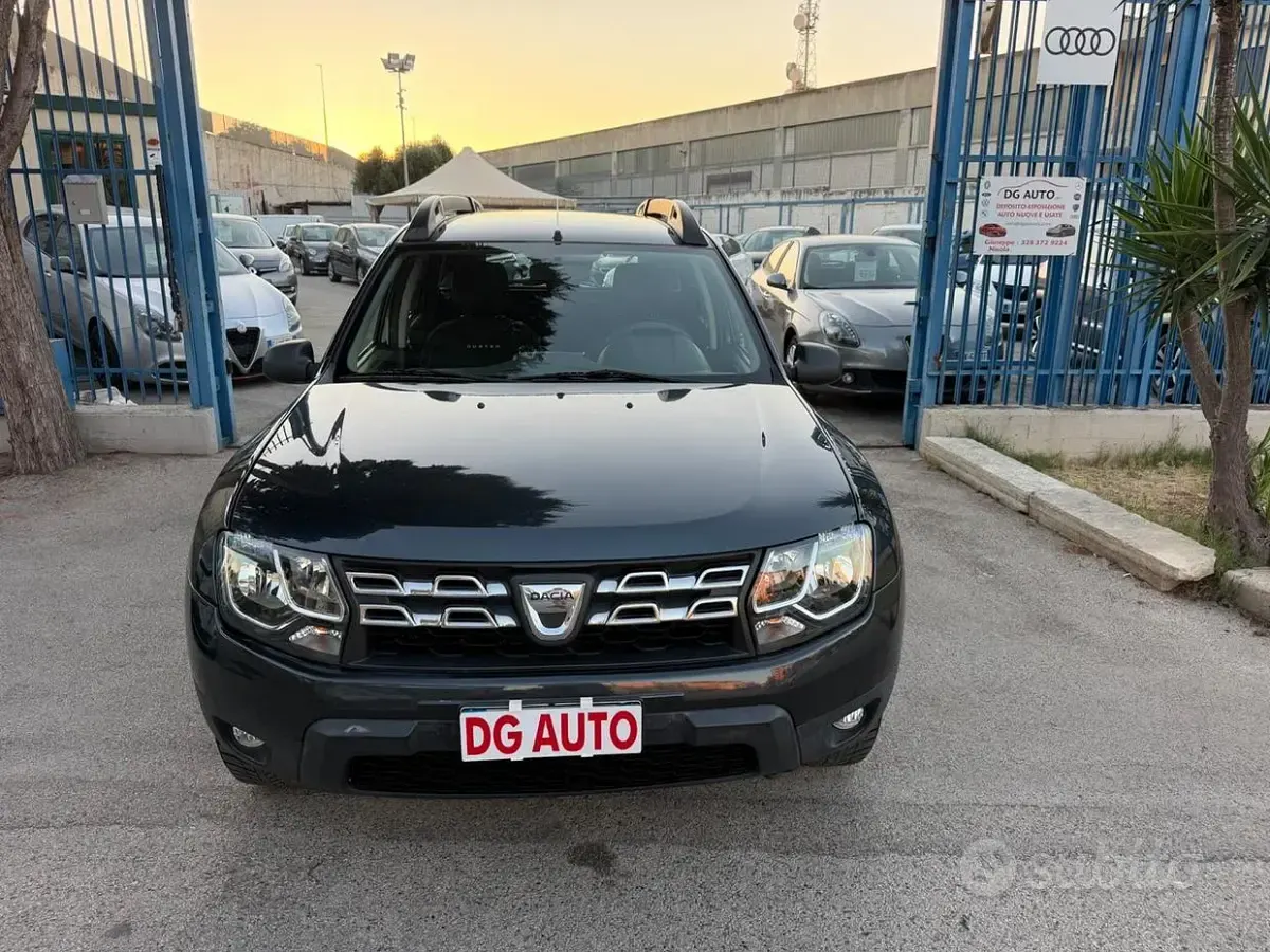 Usata Dacia Duster 109 CV (80 kW) 2015 Grigio SUV