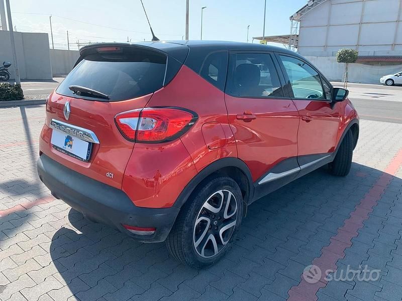 Usata Renault Captur Iconic 110 CV (80 kW) 2015 Rosso SUV