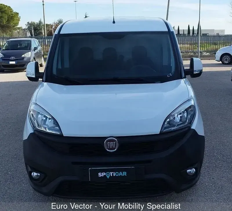 Usata Fiat Doblò 105 CV (77 kW) 2017 Bianco Monovolume