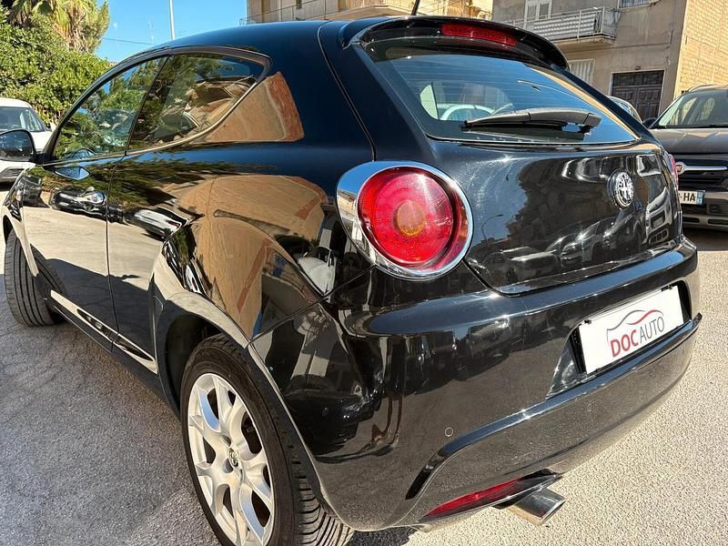 Usata Alfa Romeo MiTo Distinctive 95 CV (69 kW) 2011 Nero Utilitaria