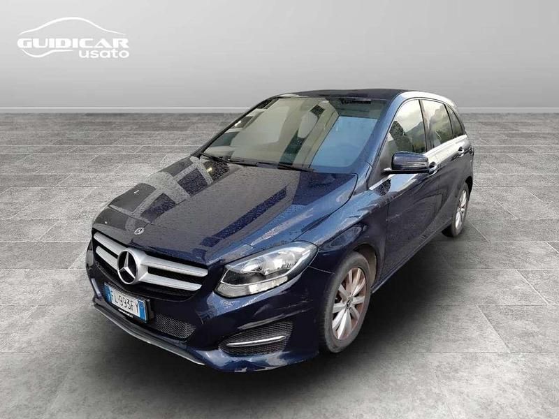 Blu canvasite metallizzato Usata 2017 Mercedes B180 Monovolume | 13.300 € (Buon prezzo) - Immagine 1/4