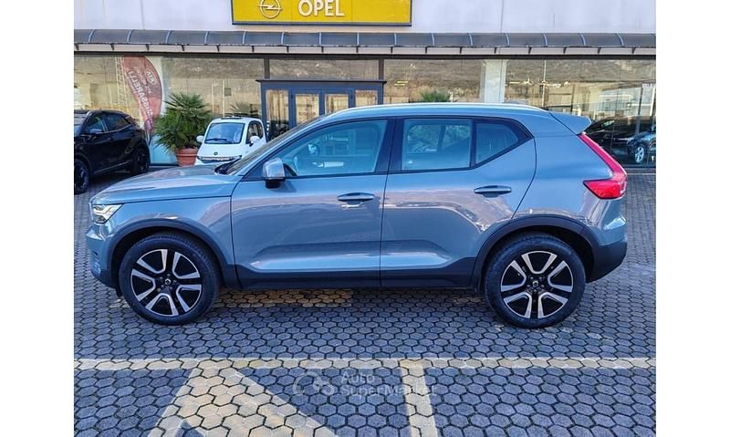 Usata Volvo XC40 Momentum 163 CV (119 kW) 2019 Argento SUV