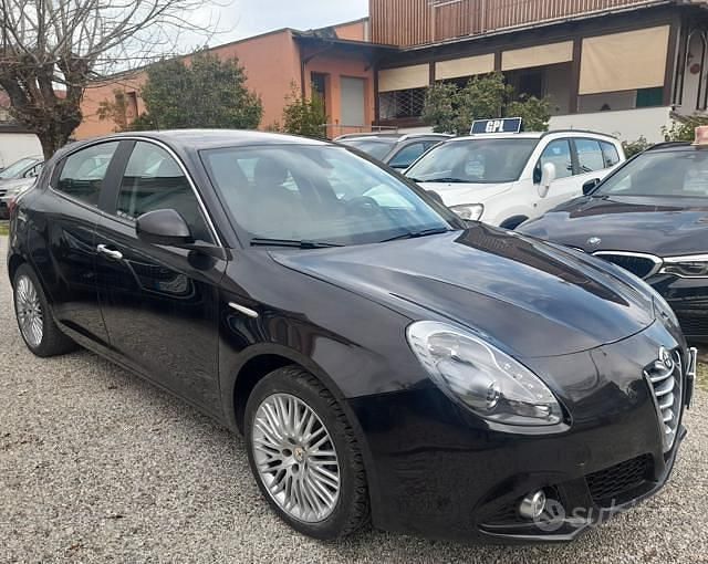 Usata Alfa Romeo Giulietta Distinctive 105 CV (77 kW) 2014 Nero Utilitaria