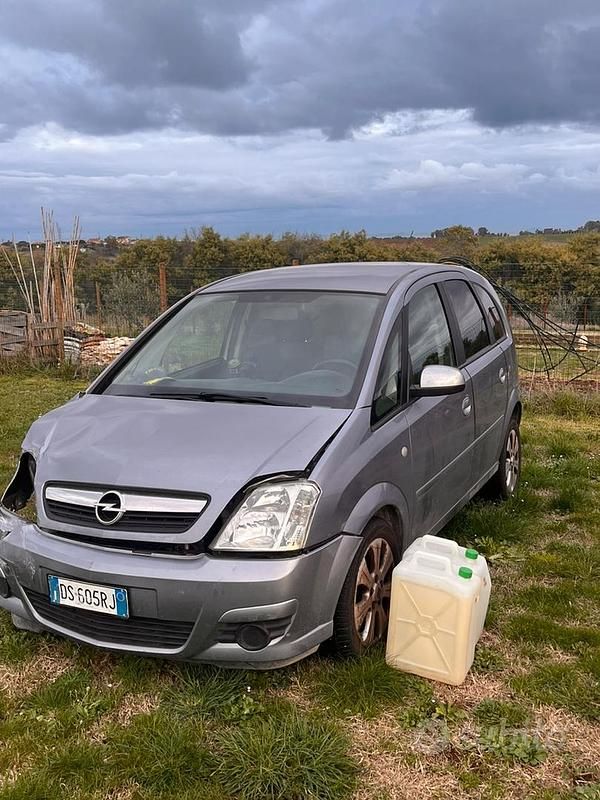 Usata 2008 Opel Meriva Cosmo Monovolume | 500 € (Super prezzo) - Immagine 1/4