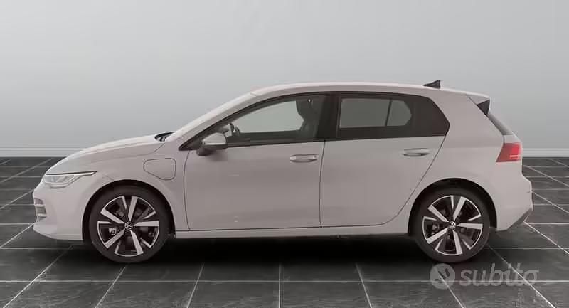 Nuova VW Golf VIII 204 CV (150 kW) 2025 Grigio Berlina