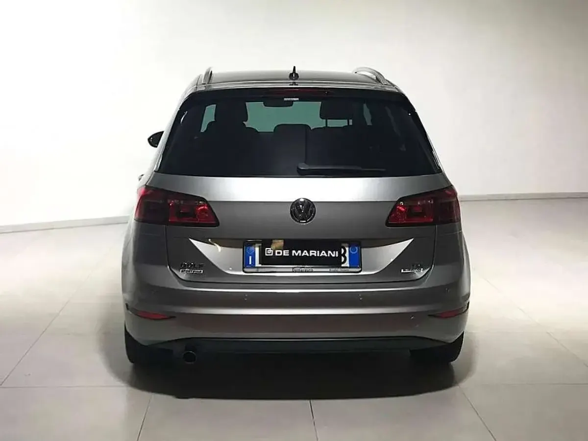 Usata VW Golf Sportsvan Comfortline 110 CV (80 kW) 2016 Argento Monovolume