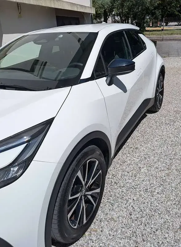 Usata Toyota C-HR Eco 152 CV (111 kW) 2024 Bianco SUV