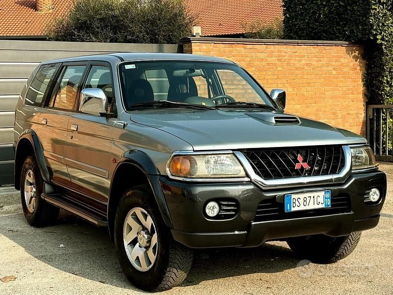 Usata Mitsubishi Pajero Sport 101 CV (74 kW) 2001 Grigio SUV