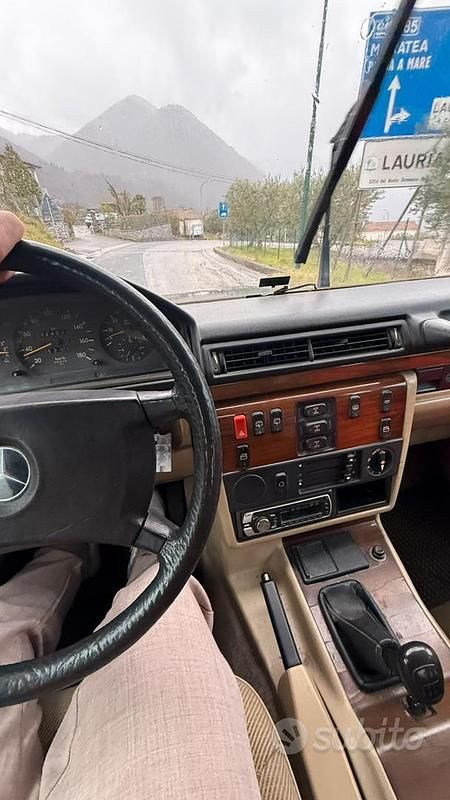 Usata Mercedes E250 94 CV (69 kW) 1993 Grigio Station wagon