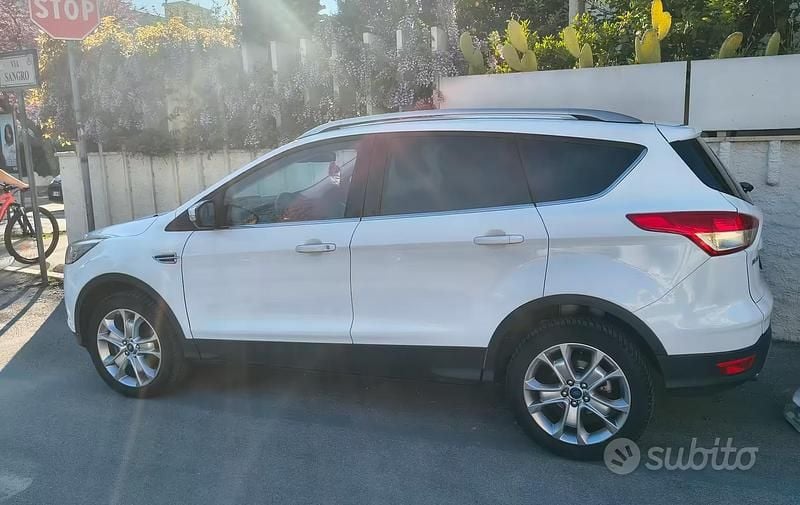 Usata Ford Kuga Titanium 150 CV (110 kW) 2016 Bianco SUV