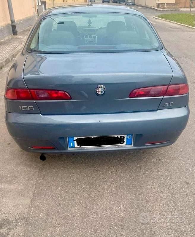 Usata Alfa Romeo 156 150 CV (110 kW) 2004 Grigio Berlina
