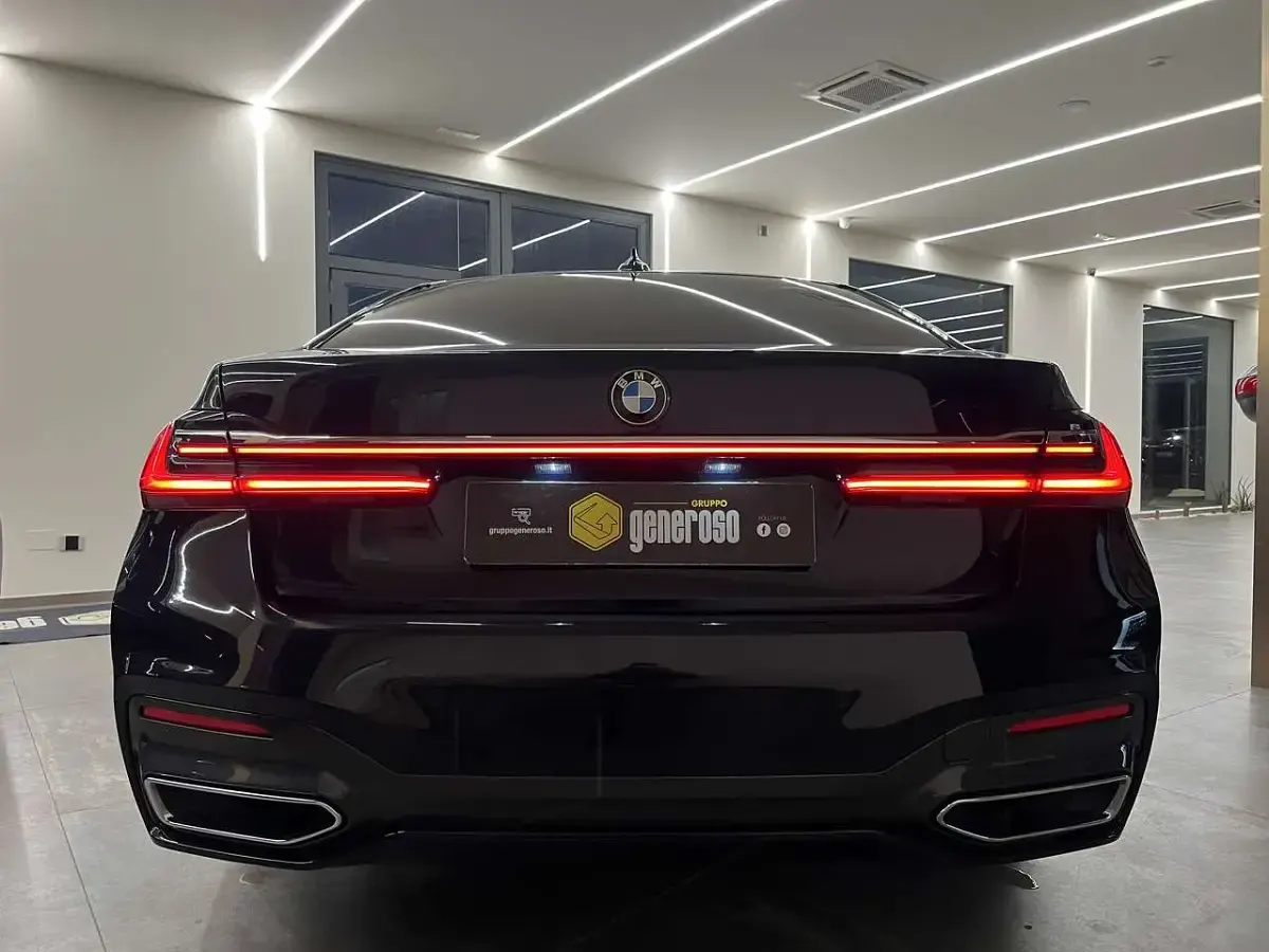 Usata BMW 730 M Sport 286 CV (210 kW) 2021 Blu/azzurro Berlina