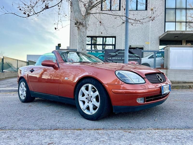 Usata Mercedes SLK230 193 CV (141 kW) 1999 Arancione Cabrio