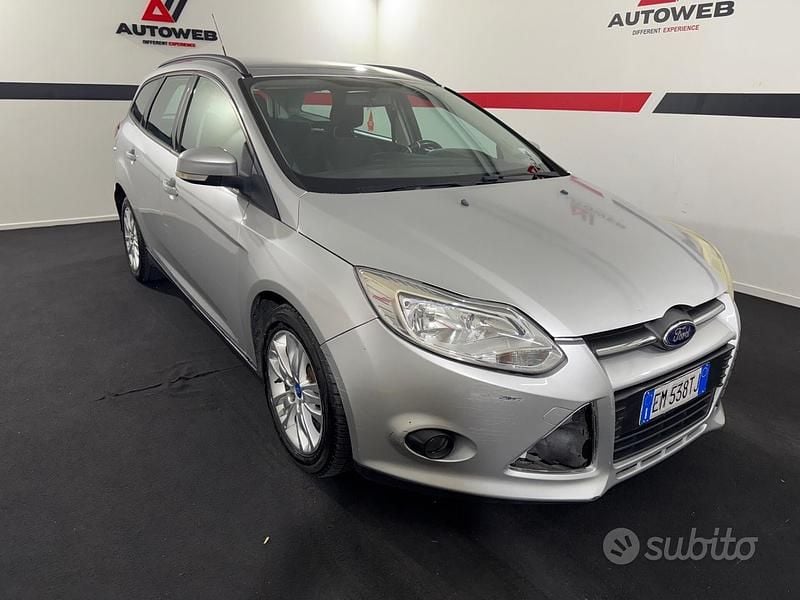 Usata Ford Focus 115 CV (84 kW) 2012 Grigio Station wagon